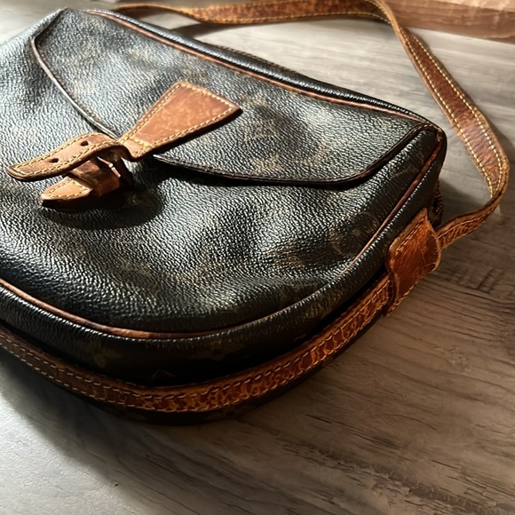 Vintage Louis Vuitton Crossbody (needs repairs) - Picture 16 of 16
